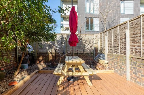 Photo 26 - Serene 2BD Flat W/private Patio Old Street