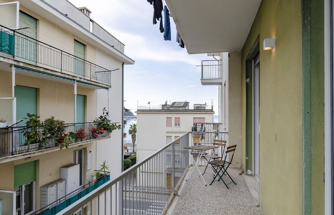 JOIVY Apt For 6, W/Terrace Near Beach In Sestri Levante - Photo 1