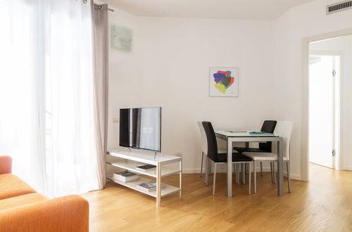 Photo 11 - Altido Sunny 1-Bed Flat With/ Balcony