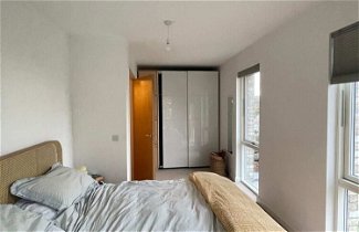 Photo 2 - Central & Modern 1BD Flat With Balcony, Hackney
