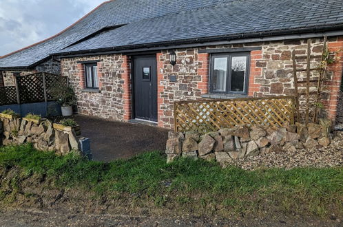 Foto 12 - Elegant and Secluded 1-bed Cottage Near Bideford