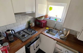 Photo 2 - Vibrant & Funky 1BD Flat - 12 Mins to Stratford