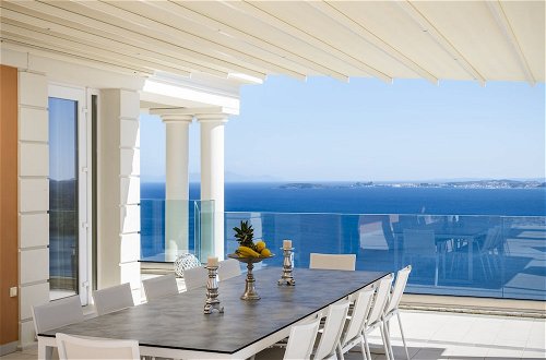 Foto 40 - Villa Monte Leone by Konnect with Pool, Hot Tub, Spa Room & Stunning Seaview