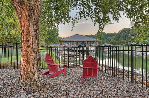 Photo 23 - Sip, Sip Away by Avantstay Pool + Hot Tub