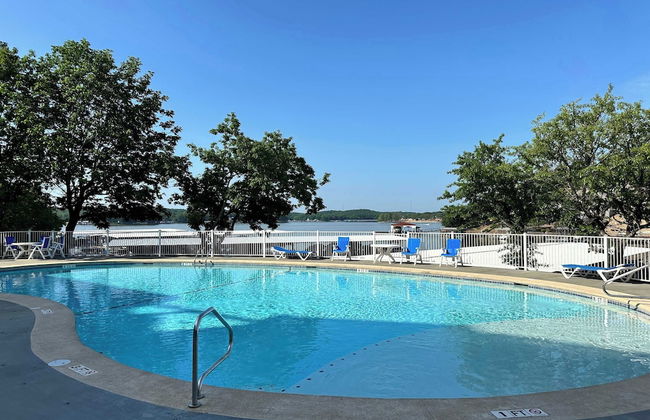 Lazy L at the Lake Chic 3 BDR Condo w/ Boat Slip - Foto 18