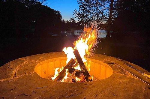 Photo 16 - Lakefront House With Private Dock + Fire Pit