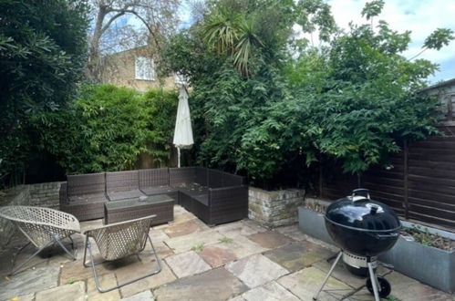 Photo 29 - Secluded & Serene 3BD Family Home - Wandsworth
