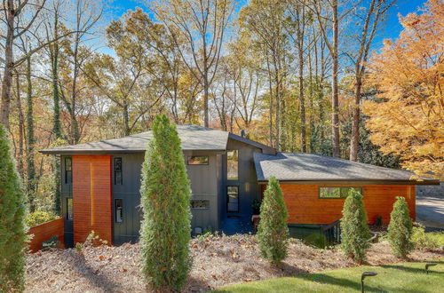 Photo 28 - Luxe Midcentury Home in Buckhead w/ Hot Tub