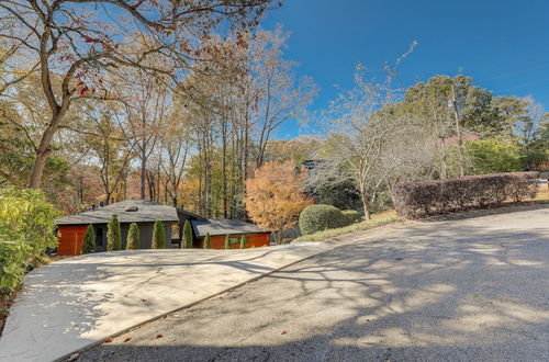 Photo 25 - Luxe Midcentury Home in Buckhead w/ Hot Tub