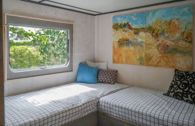 Beautiful Quiet 2 Persons Caravan on the Lauwersmeer - Foto 3
