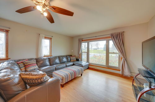 Photo 7 - Cozy Lisle Home w/ Fenced Backyard: Pets Welcome