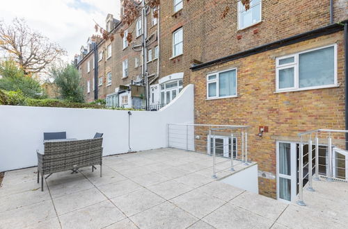 Foto 26 - Beautifully Presented 2BD Flat W/patio- Kensington