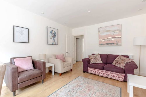 Foto 17 - Beautifully Presented 2BD Flat W/patio- Kensington