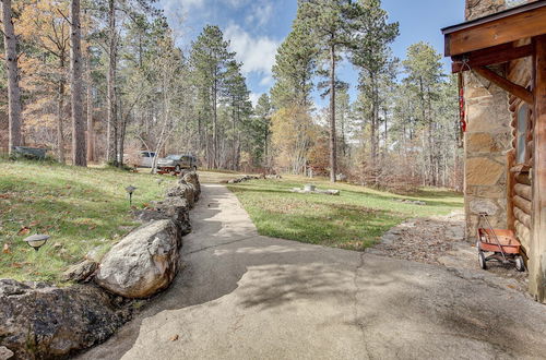 Foto 16 - Remote Escape: Sturgis Cabin on 20 Private Acres