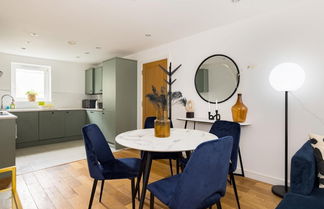 Photo 3 - The Walworth Hideout - Elegant 2bdr Flat