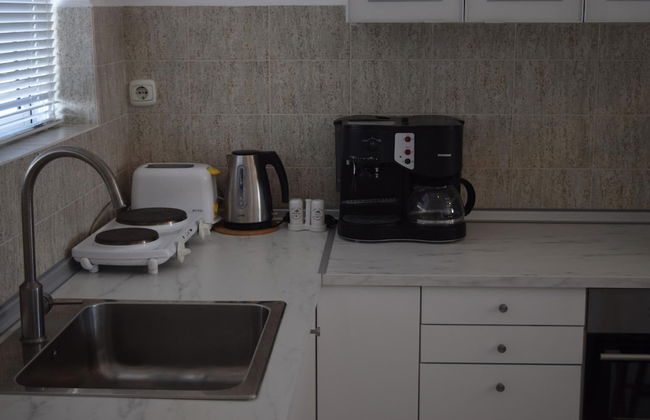 Lefteris Spacious APT Near Ialysos Beach - Photo 8