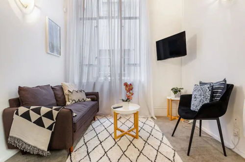 Photo 4 - Cosy Queen St 1-Br Apartment