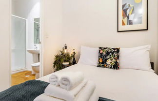 Photo 3 - Cosy Queen St 1-Br Apartment