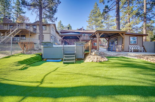 Foto 20 - Idyllic Big Bear Retreat: Hot Tub & Fireplace