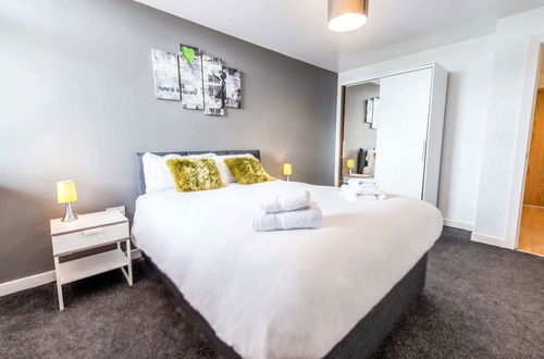 Photo 1 - Modern & Central 1KB Apt, Salford Quays