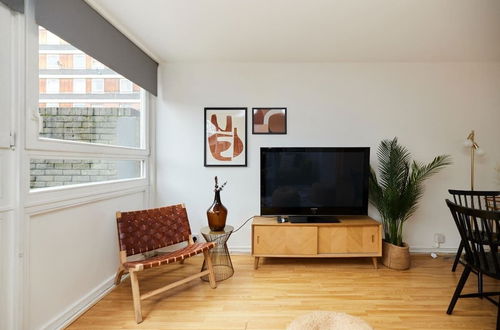 Photo 14 - The Kennington Park Crib - Lovely 2bdr Flat With Garden