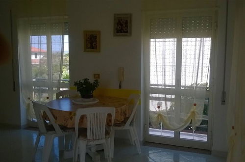 Photo 15 - Verdemare Apartment In Villa Near The Sea