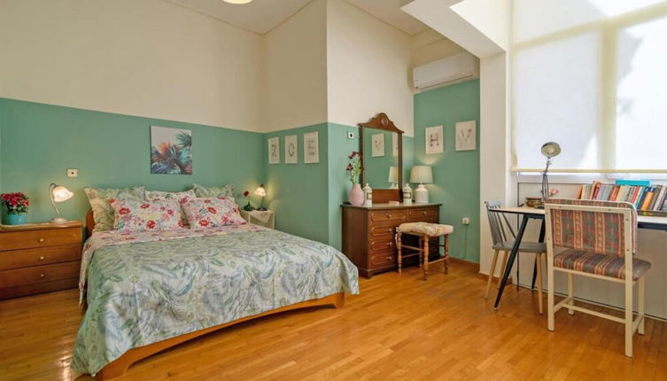 Photo 1 - Comfy Sunny Flat w h Balcony Center up to 8ppl