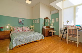 Photo 1 - Comfy Sunny Flat w h Balcony Center up to 8ppl