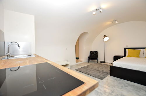 Photo 9 - NoHo 132 Serviced Apartments by Concept Apartments