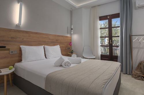 Photo 3 - Eleon Suites & Apartments