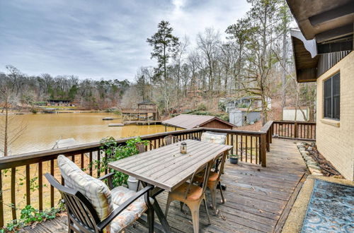 Foto 21 - Rustic Valley Cottage w/ Boathouse on Lake Harding