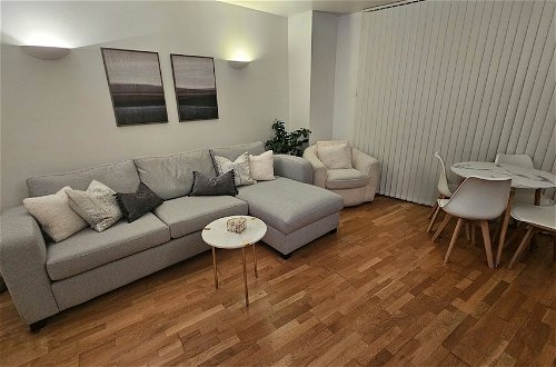 Photo 7 - Luxury Apartment in Canary Wharf