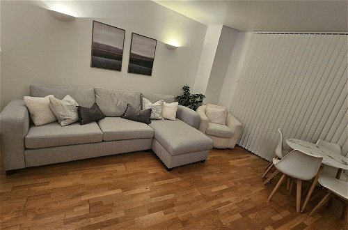 Photo 1 - Luxury Apartment in Canary Wharf