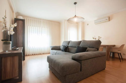 Foto 18 - Modern 2-bedroom Flat in Odivelas