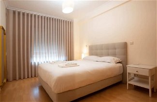 Foto 3 - Modern 2-bedroom Flat in Odivelas