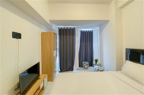 Foto 1 - Brand New And Nice Studio At Tokyo Riverside Pik 2 Apartment