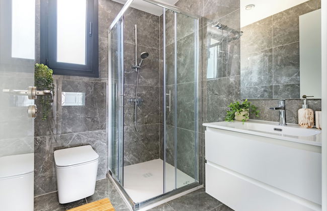 Sanders Evolution 2 - 2 Bedroom Apartment With Private Rooftop and Jacuzzi - Foto 6