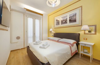 Photo 2 - fabulous Apartment in the Historic Center of Florence