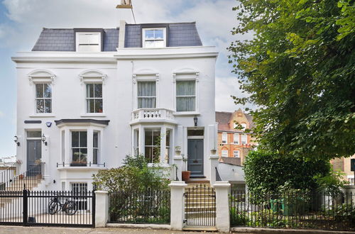 Photo 33 - Spacious Family House With Garden Near Battersea Park by Underthedoormat