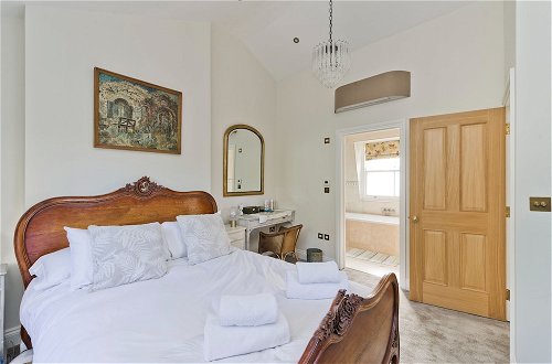 Foto 4 - Spacious Family House With Garden Near Battersea Park by Underthedoormat