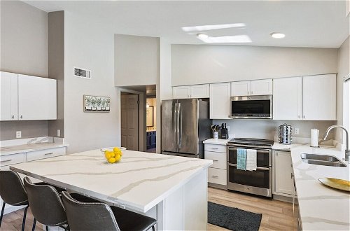 Photo 35 - Modern and Stylish Remodeled 4 Bdrm w/ HTD Pool