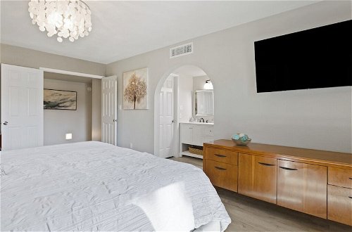 Photo 6 - Modern and Stylish Remodeled 4 Bdrm w/ HTD Pool