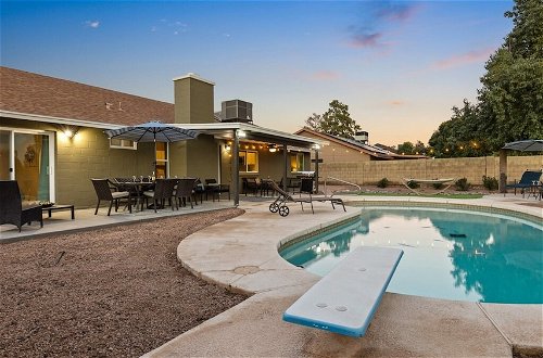 Foto 11 - Modern and Stylish Remodeled 4 Bdrm w/ HTD Pool