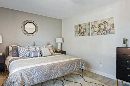 Photo 18 - Modern and Stylish Remodeled 4 Bdrm w/ HTD Pool