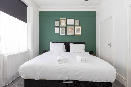 Photo 2 - Peaceful and Light 1 Bedroom Flat in Kilburn