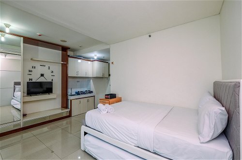 Foto 9 - Fancy And Nice Studio Apartment At Woodland Park Residence