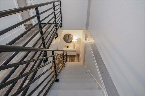 Photo 31 - Luxurious 3 Bedroom Brand NEW Town House