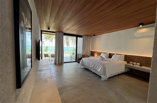 Photo 2 - Casa Exuberante em Frente ao mar com 5 Suites