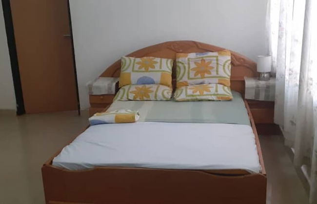 Sleeps8- Private Secure Parking- Garden- Aircon - Foto 1