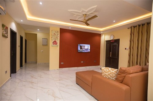 Foto 16 - Executive 3-bed Furnished Apartment in Kwashieman